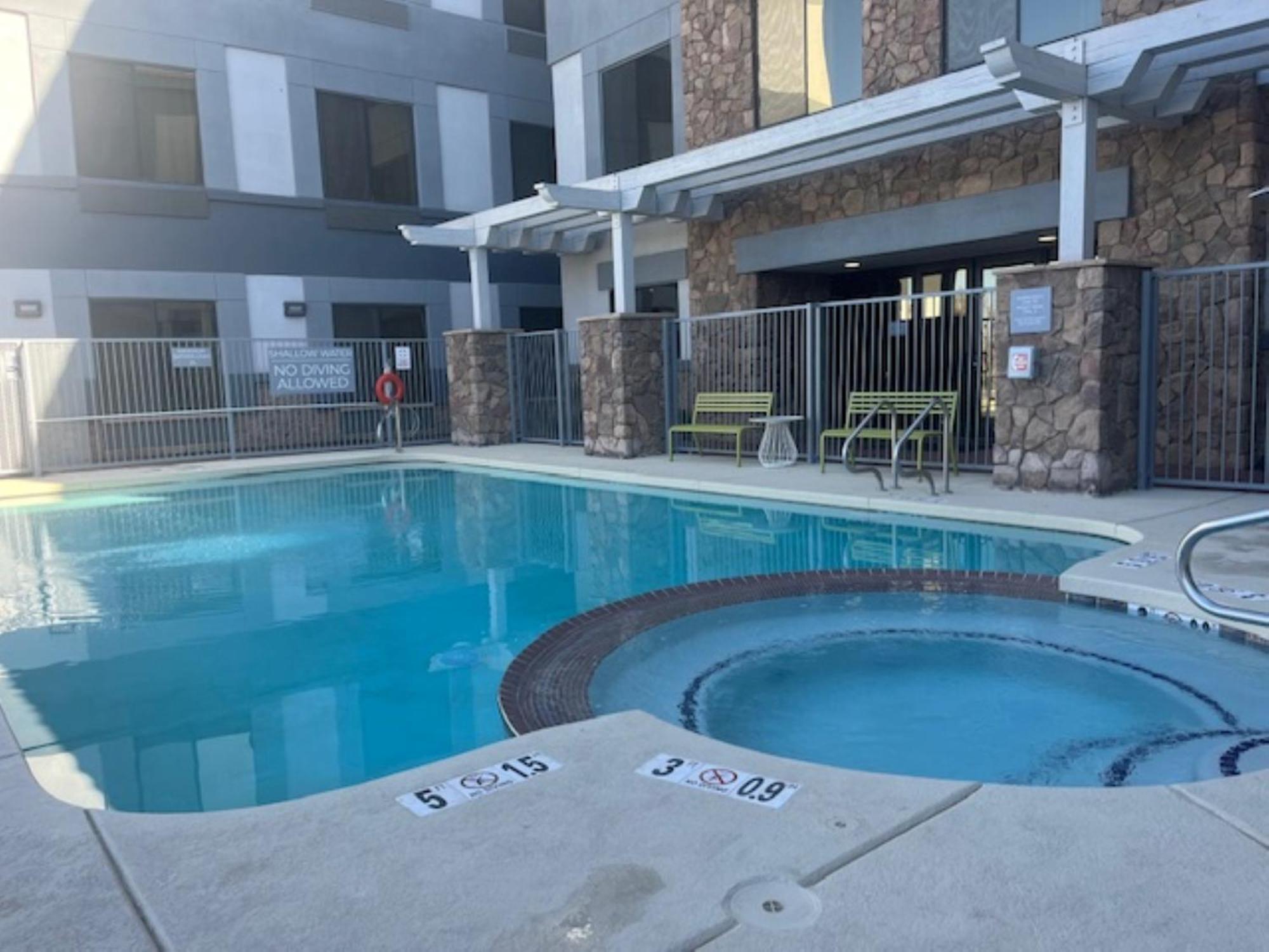 Spark By Hilton Phoenix East Меса Экстерьер фото